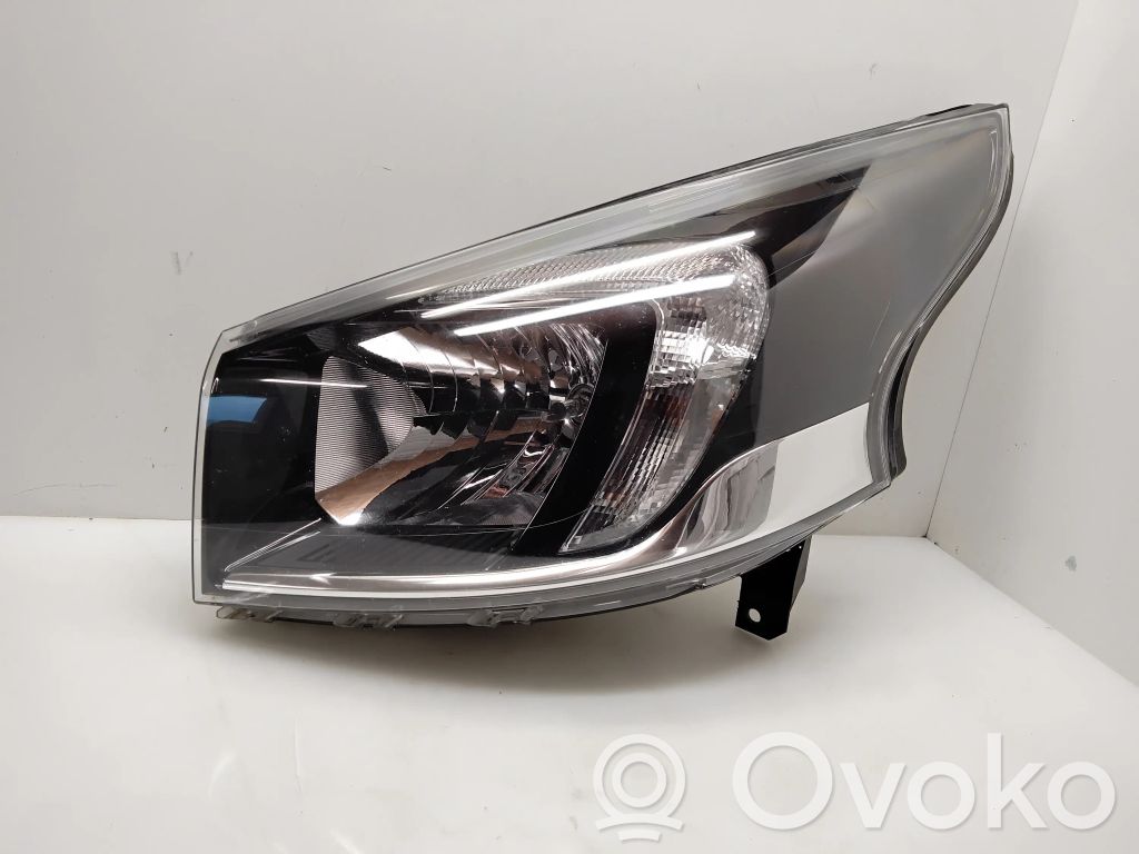 Opel Vivaro Scheinwerfer 