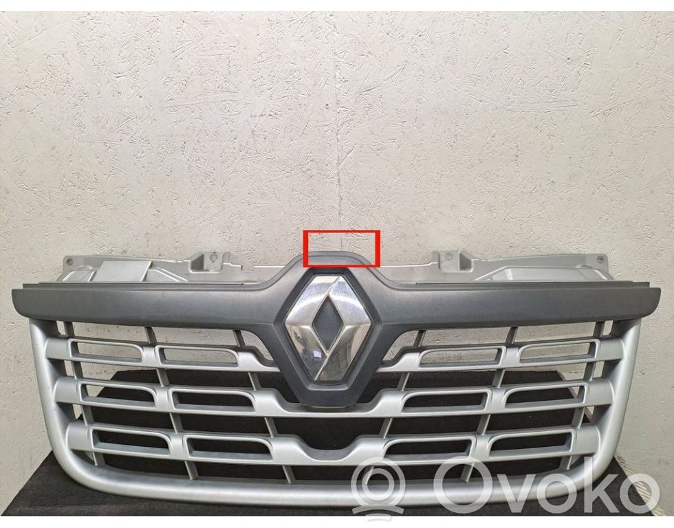 Renault Master III Front bumper upper radiator grill 
