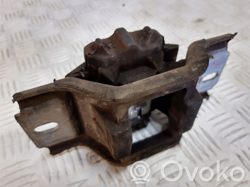 Ford Fusion Engine mount bracket 