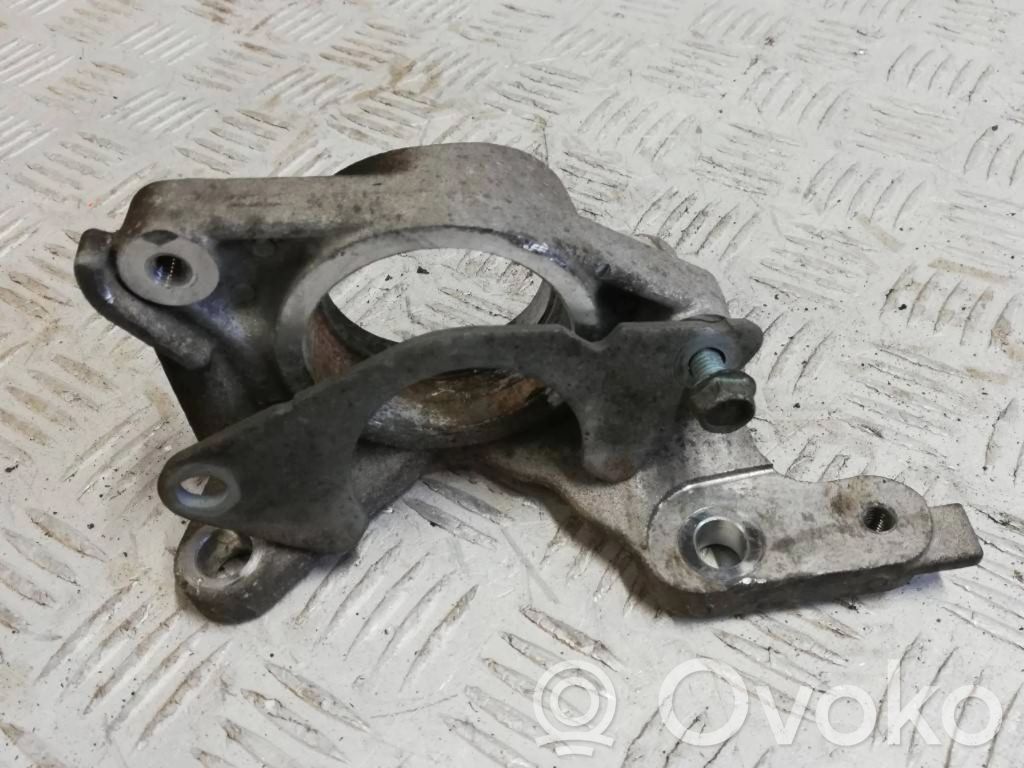 Engine mount bracket