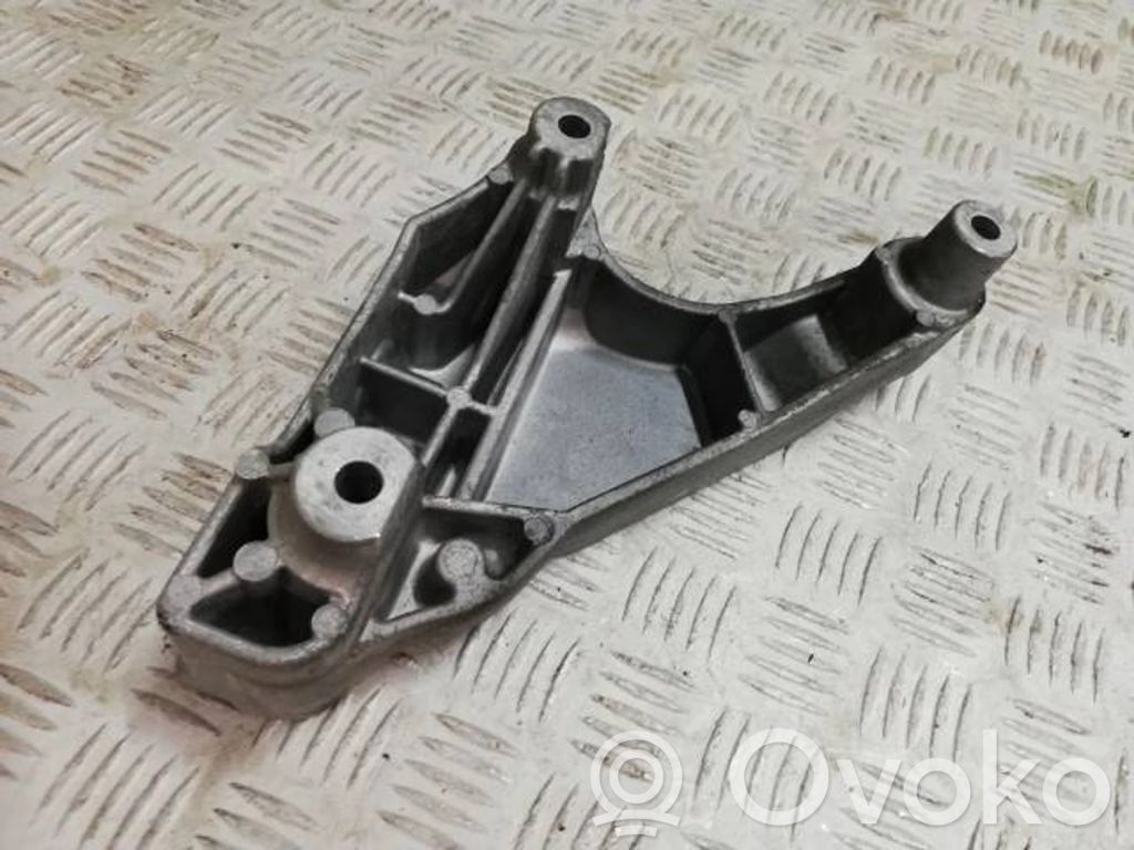 Opel Karl Engine mounting bracket 