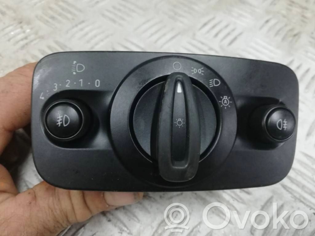 Ford Ecosport Light switch 