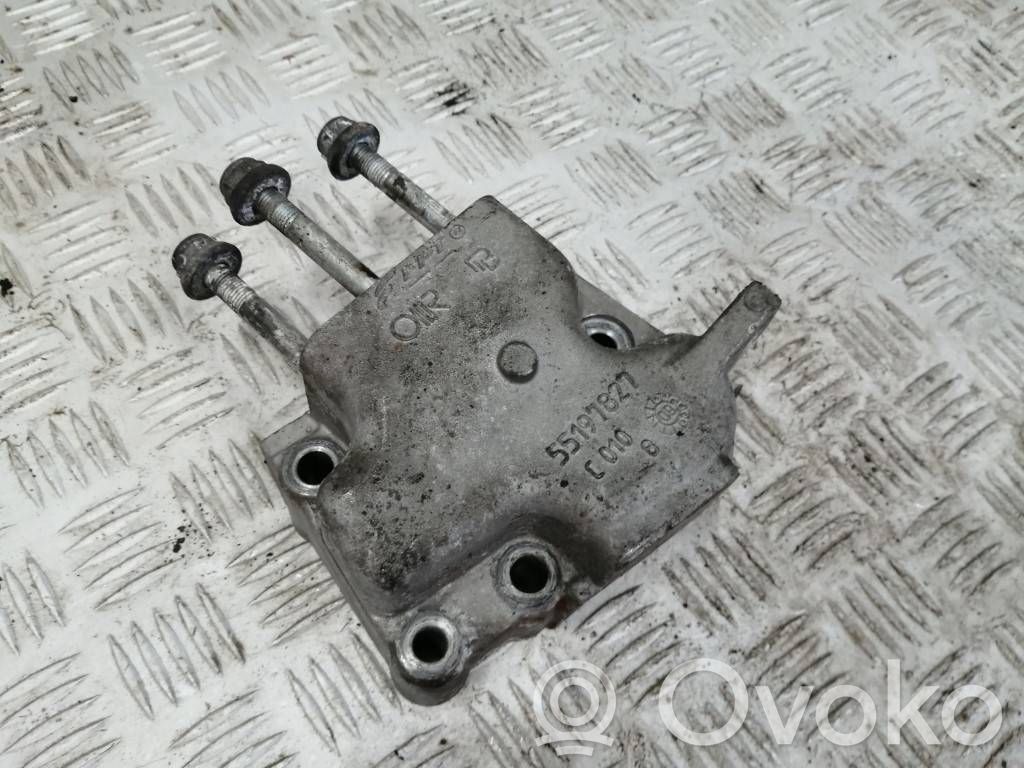 Fiat 500 Engine mounting bracket 