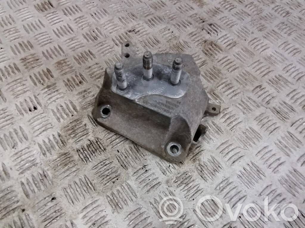 Ford Fiesta Gearbox mounting bracket 