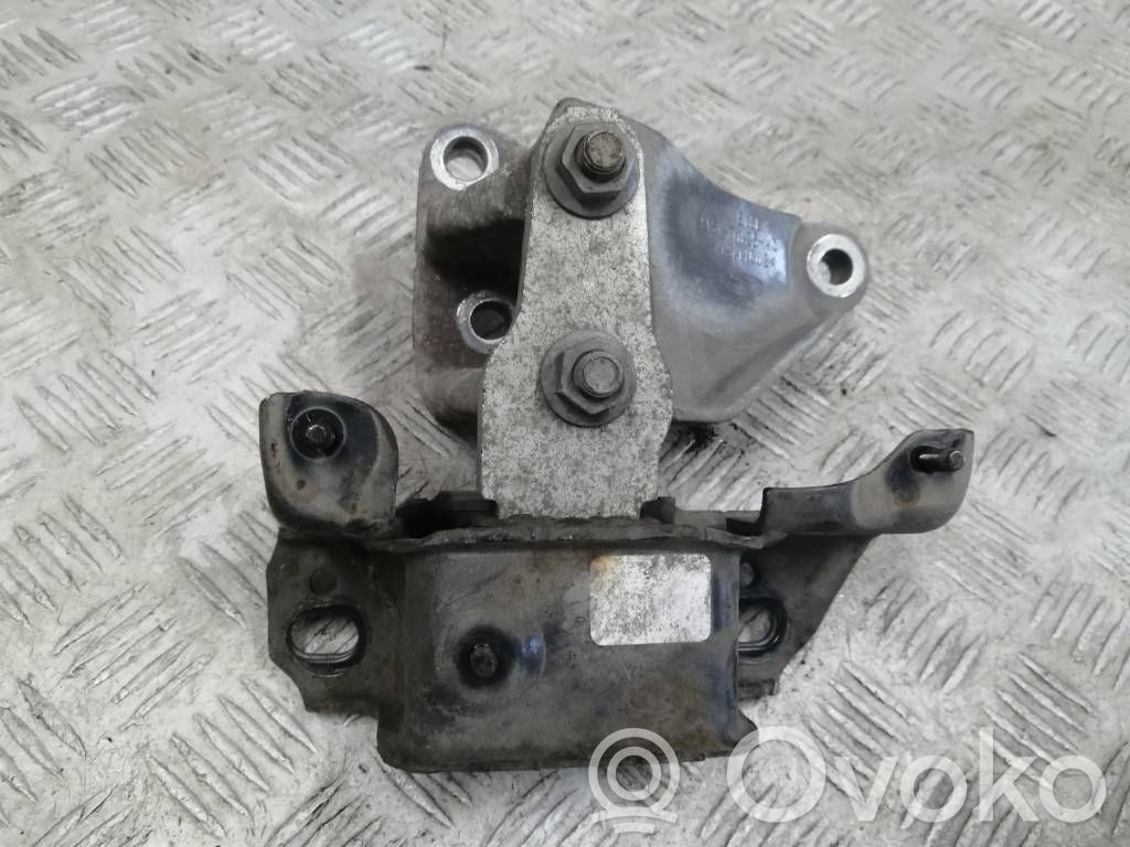 Ford Fiesta Engine mounting bracket 