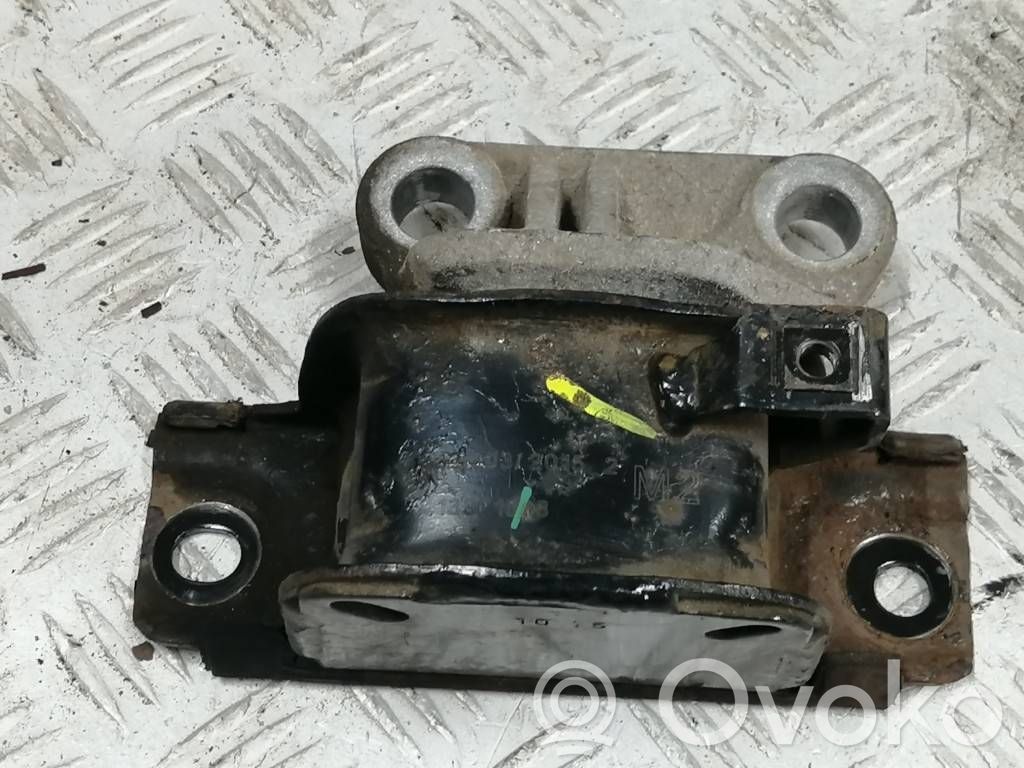 Opel Corsa E Variklio pagalvė 