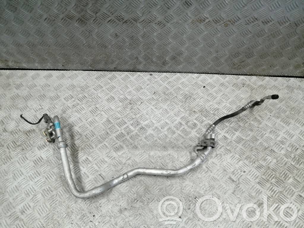 Ford Focus Ilmastointilaitteen putki (A/C) 