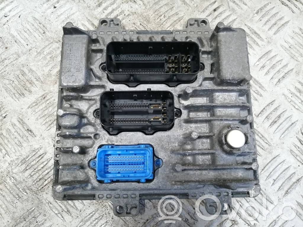 Opel Corsa E Engine control unit/module 