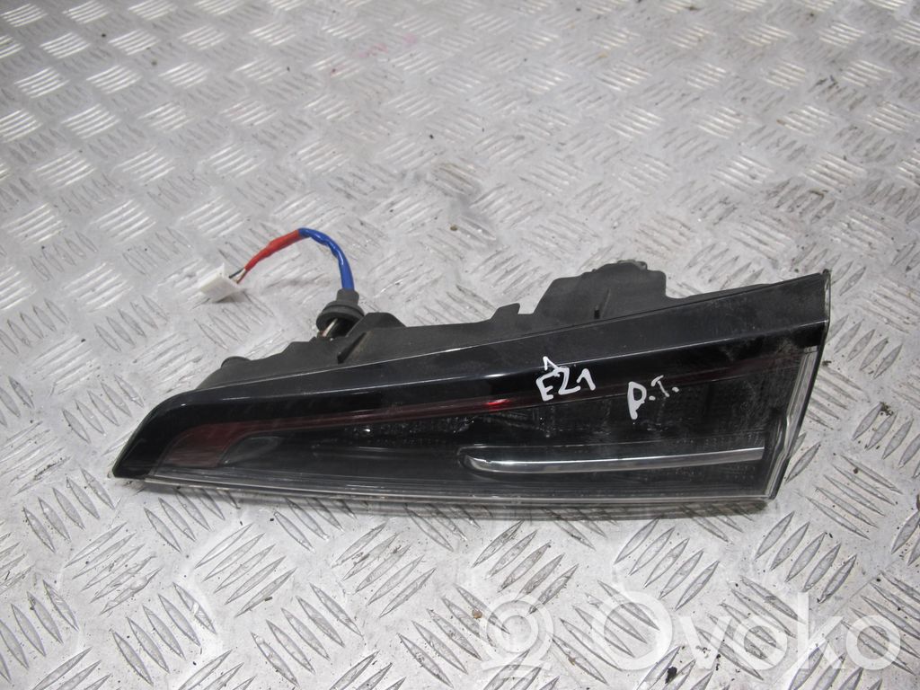 Rear/tail lights   E21KOMBILAMPAKLAPY