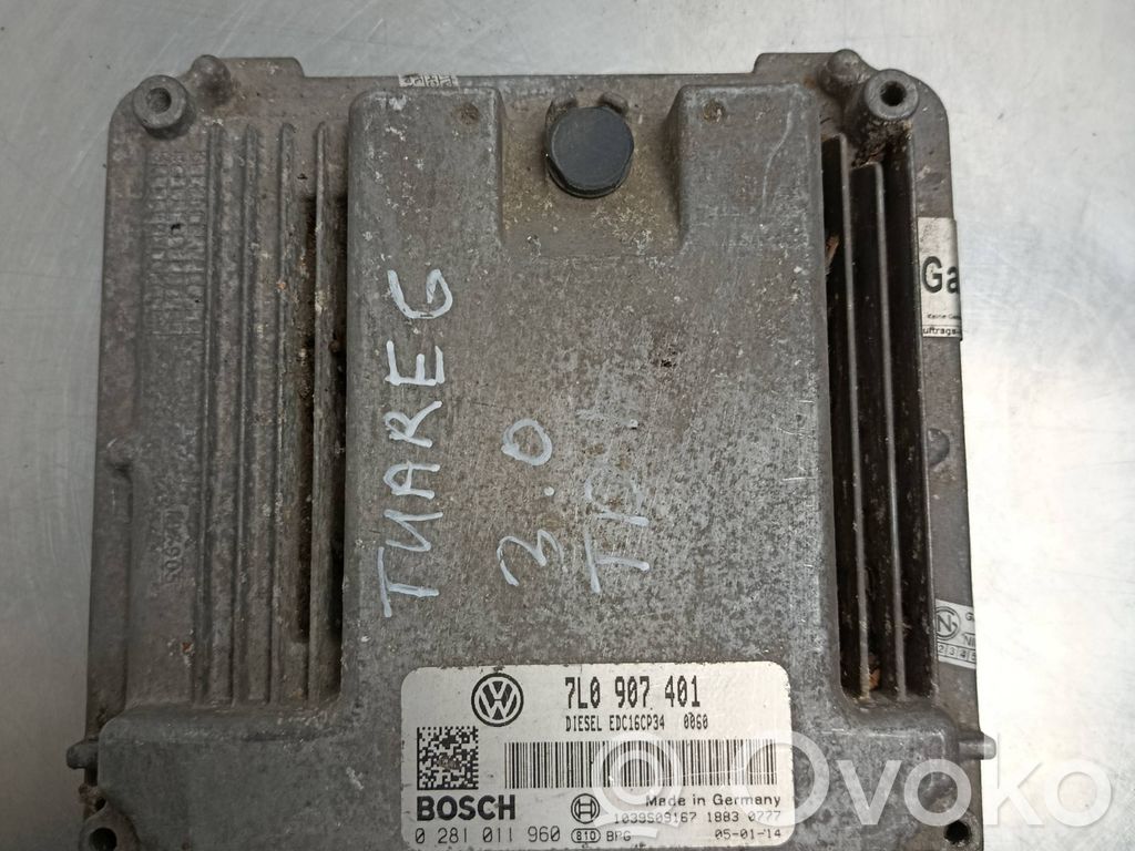 Volkswagen Touareg I Engine control unit/module 