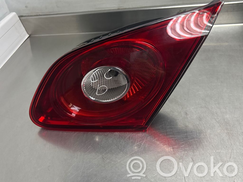 Volkswagen PASSAT CC Задний фонарь в крышке 