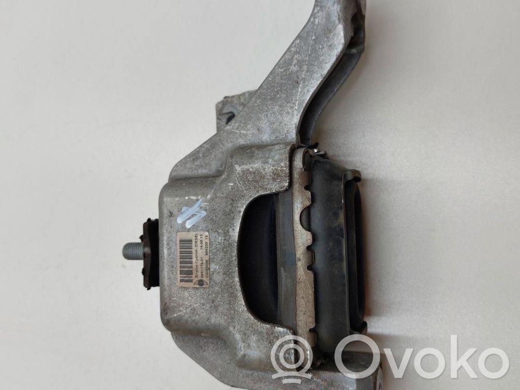 Mini Cooper Countryman R60 Engine mount bracket 