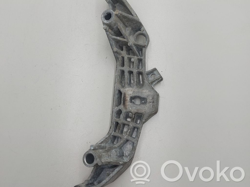 Engine mounting bracket   22116772032