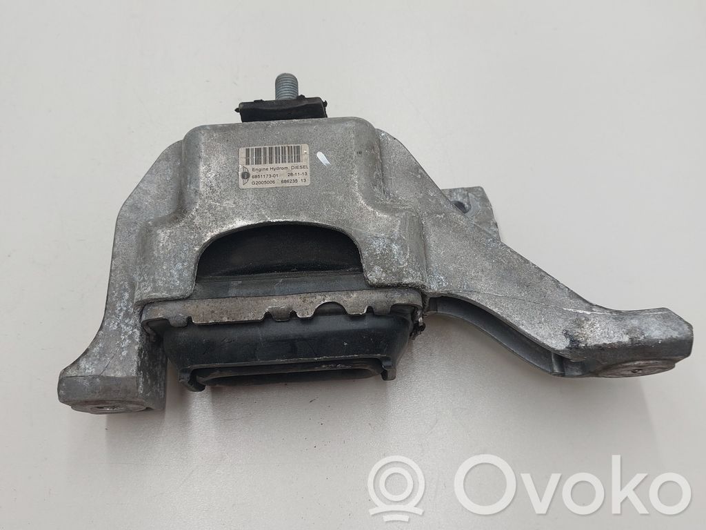 Mini One - Cooper Coupe R56 Engine mount bracket 