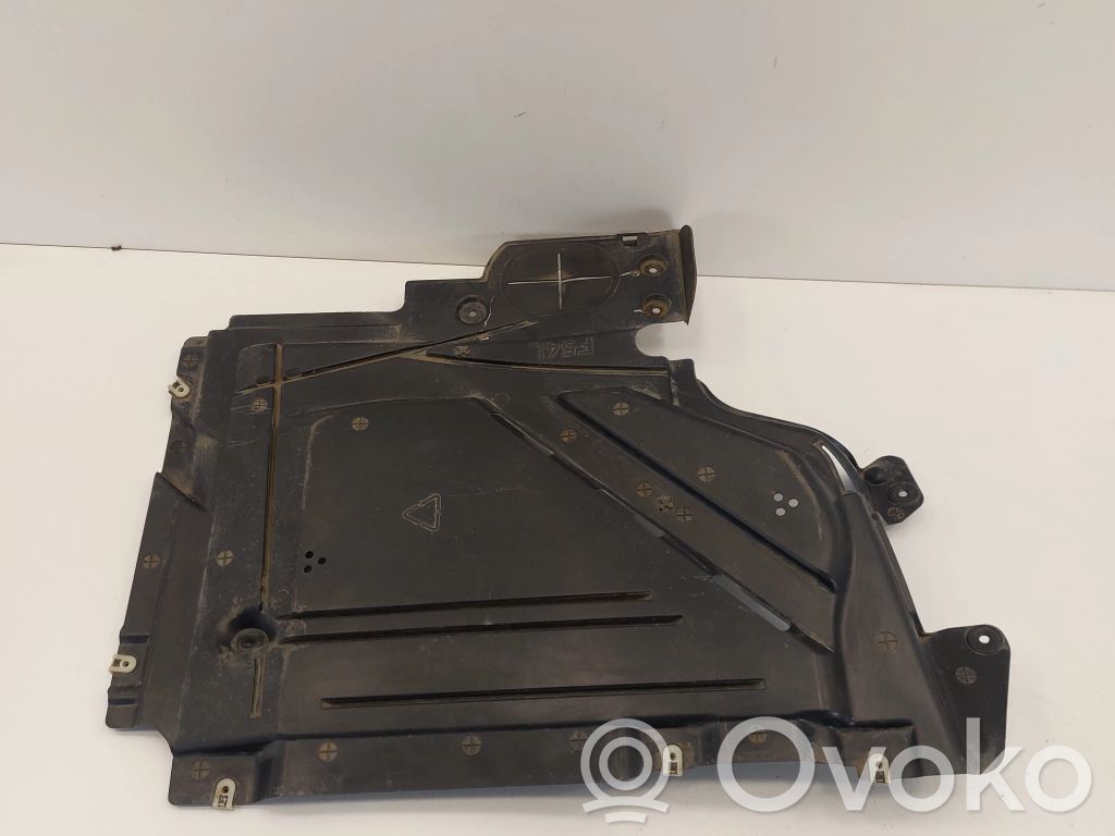 Mini Clubman F54 Copertura sottoscocca centrale 