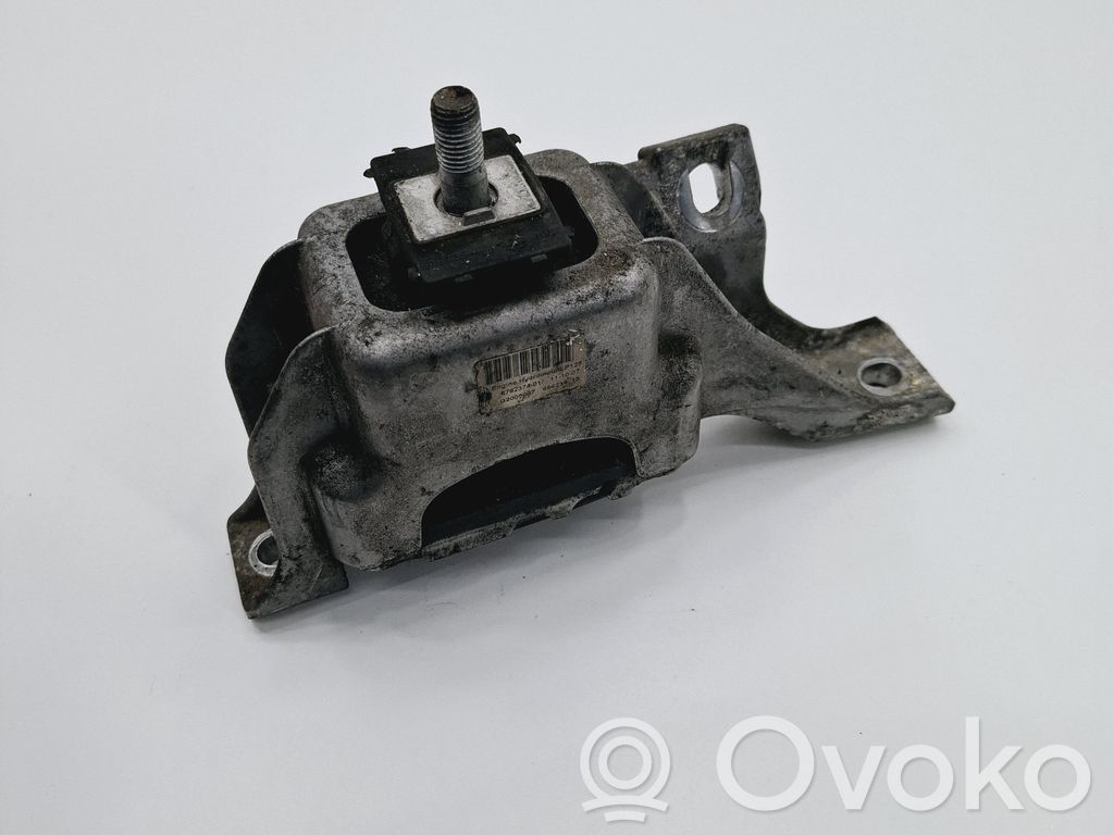 Engine mount bracket   6782374
