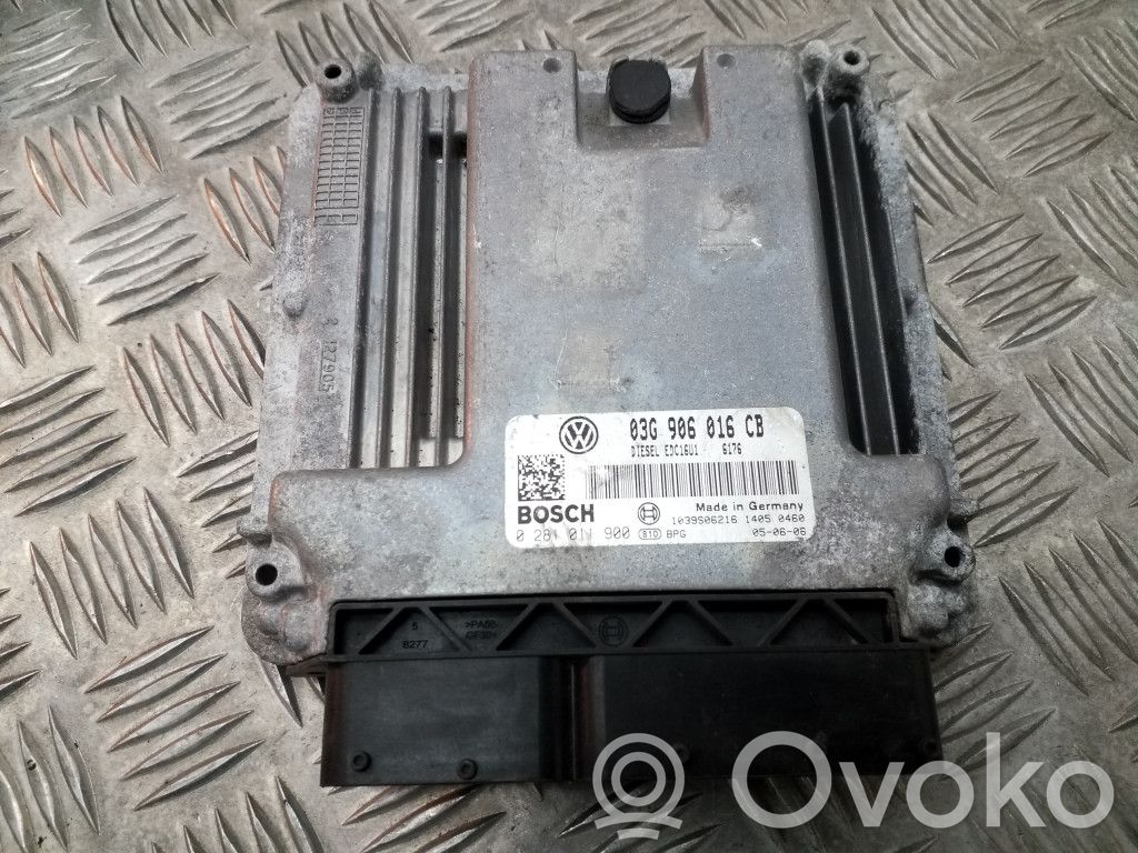Volkswagen Golf V Motorsteuergerät ECU 