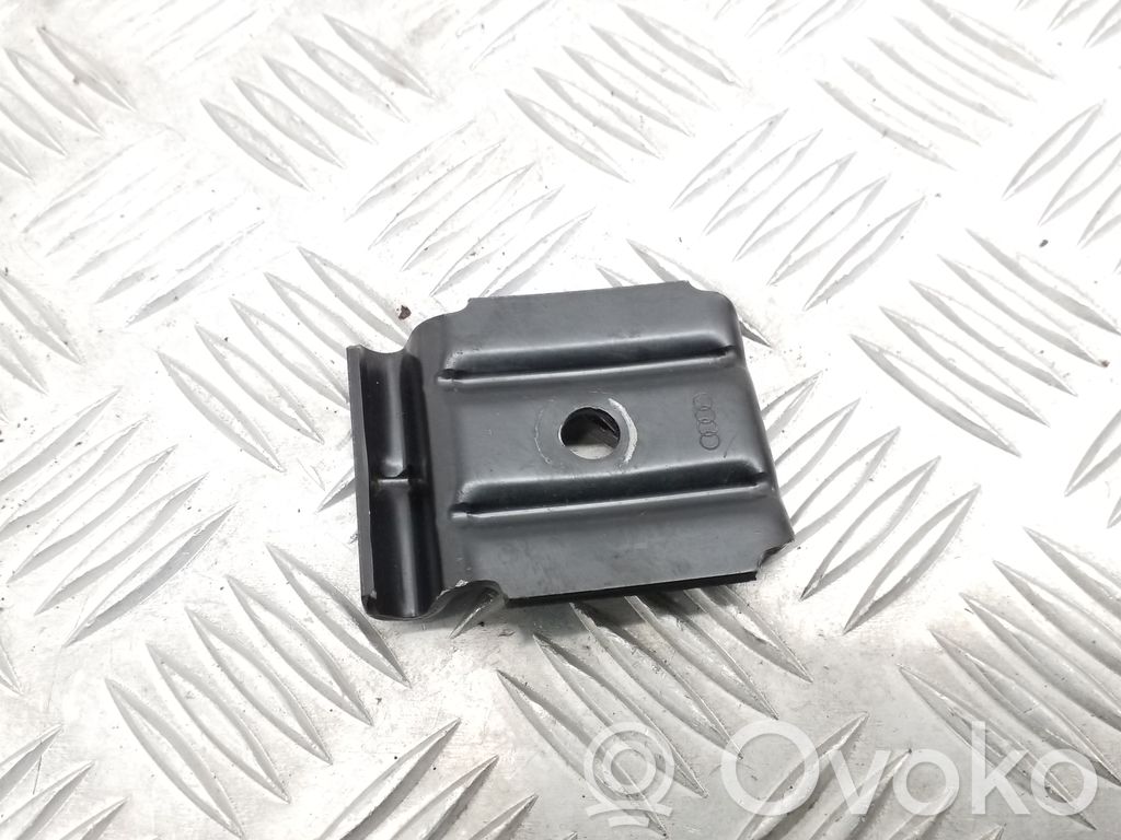 Battery bracket