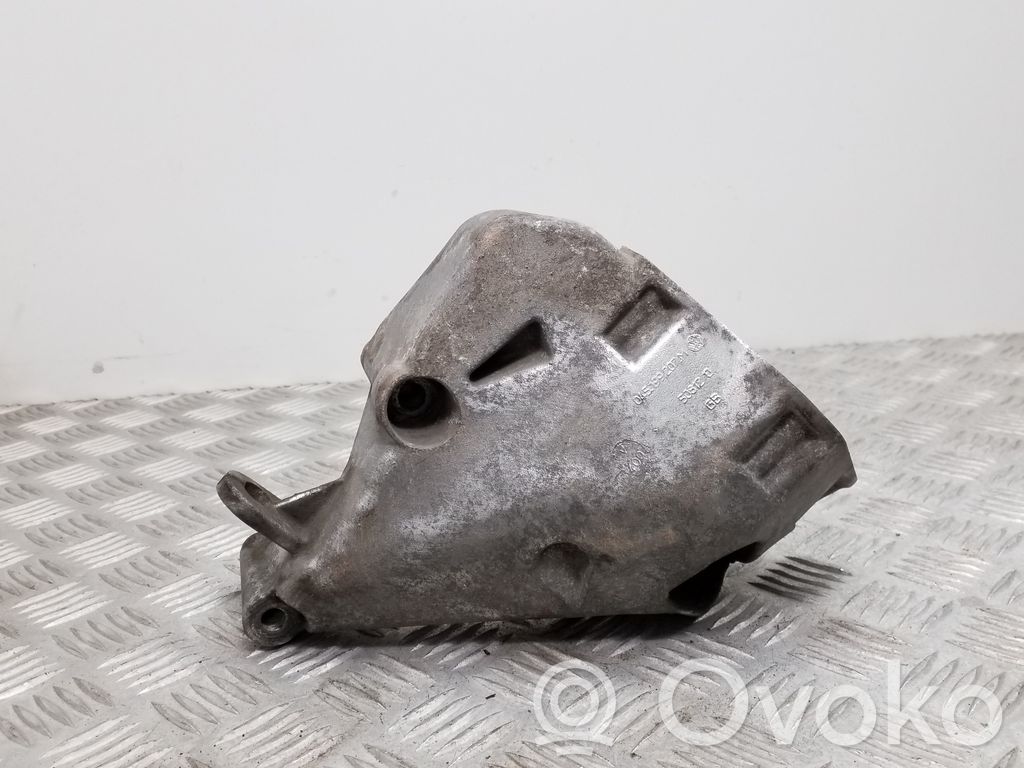 Volkswagen Polo Engine mounting bracket 