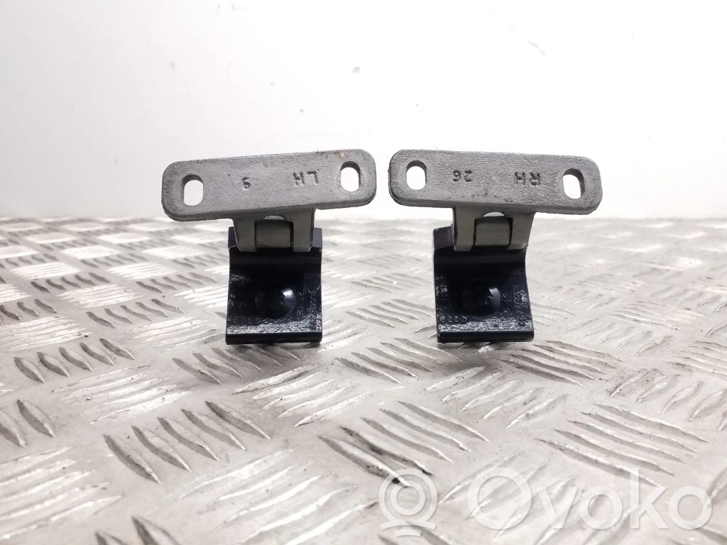 Audi Q3 8U Tailgate/trunk/boot hinge 