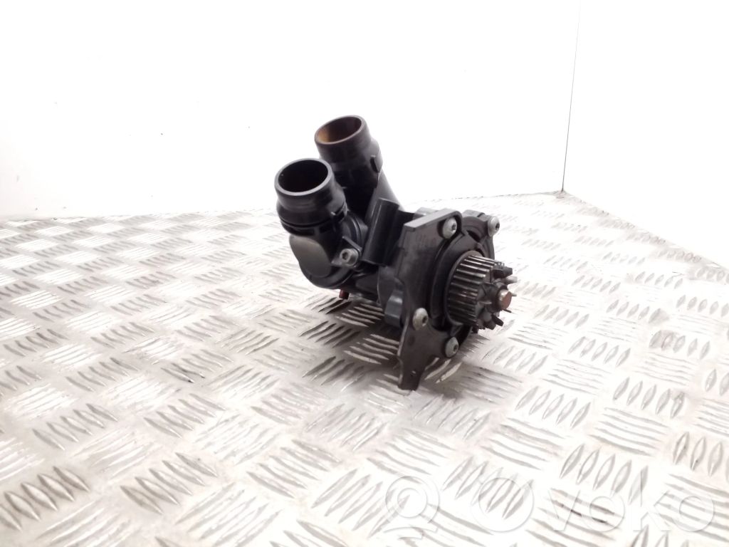 Audi Q3 8U Pompe de circulation d'eau 