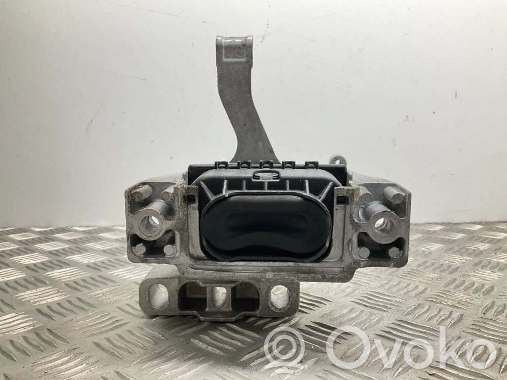 Audi A3 S3 8V Engine mount bracket 