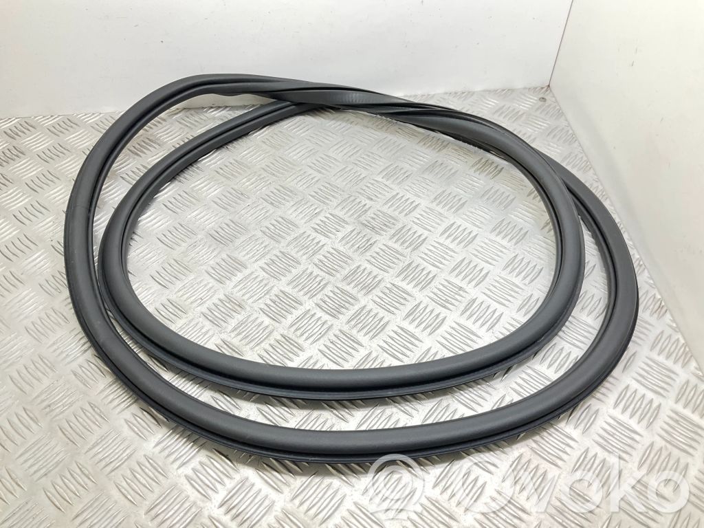 Etuoven kumitiiviste   81A831721B
