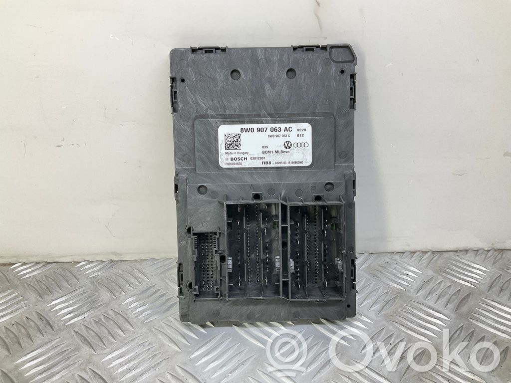 Audi A4 S4 B9 Comfort/convenience module 