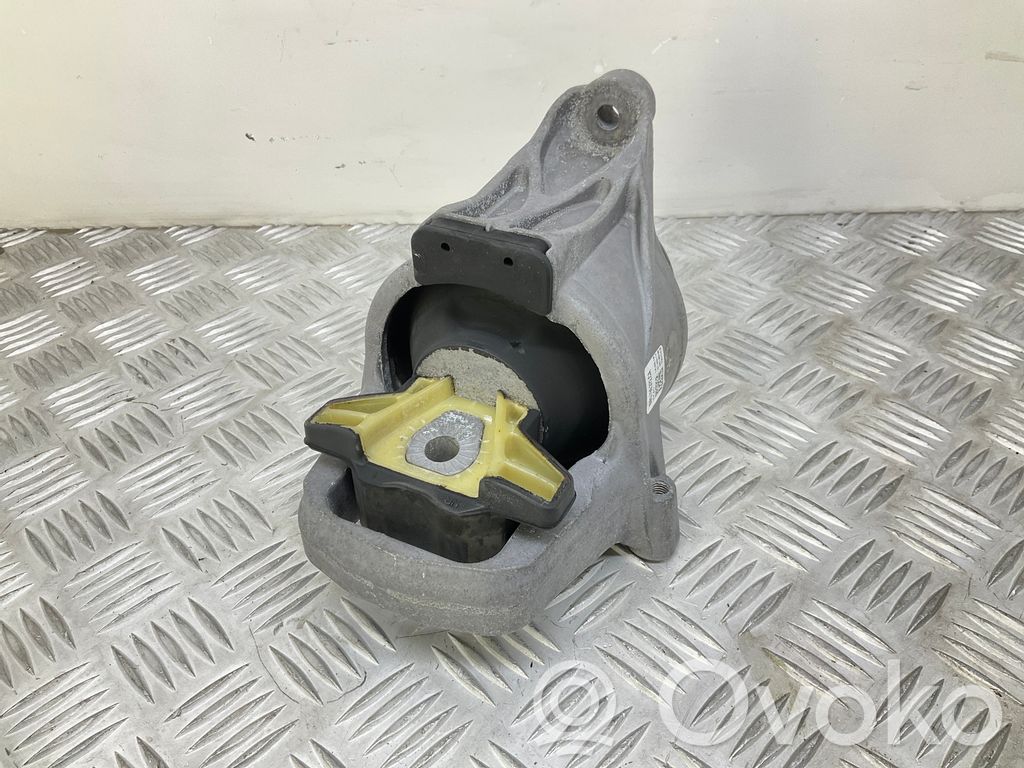 Audi A4 S4 B9 Engine mount bracket 