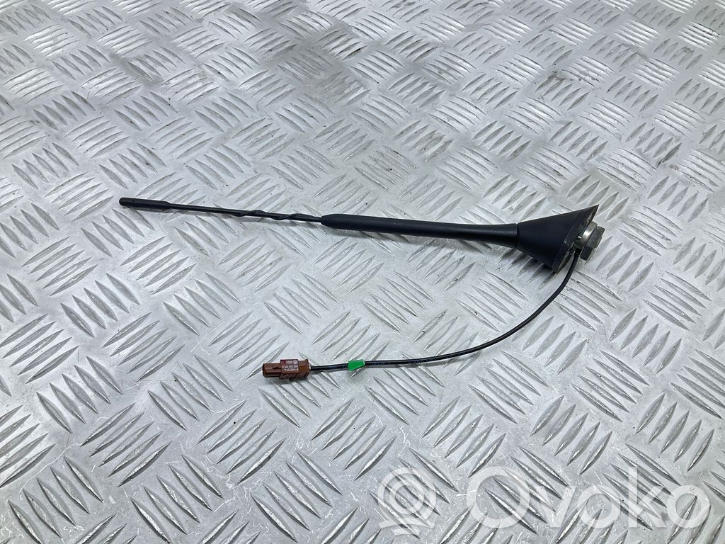 GPS-pystyantenni   8X0035501A