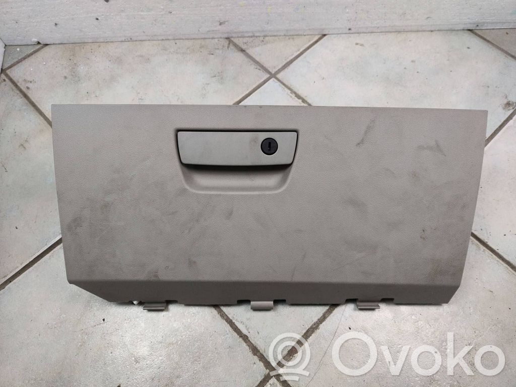 Schowek deski rozdzielczej / Komplet   L0050457