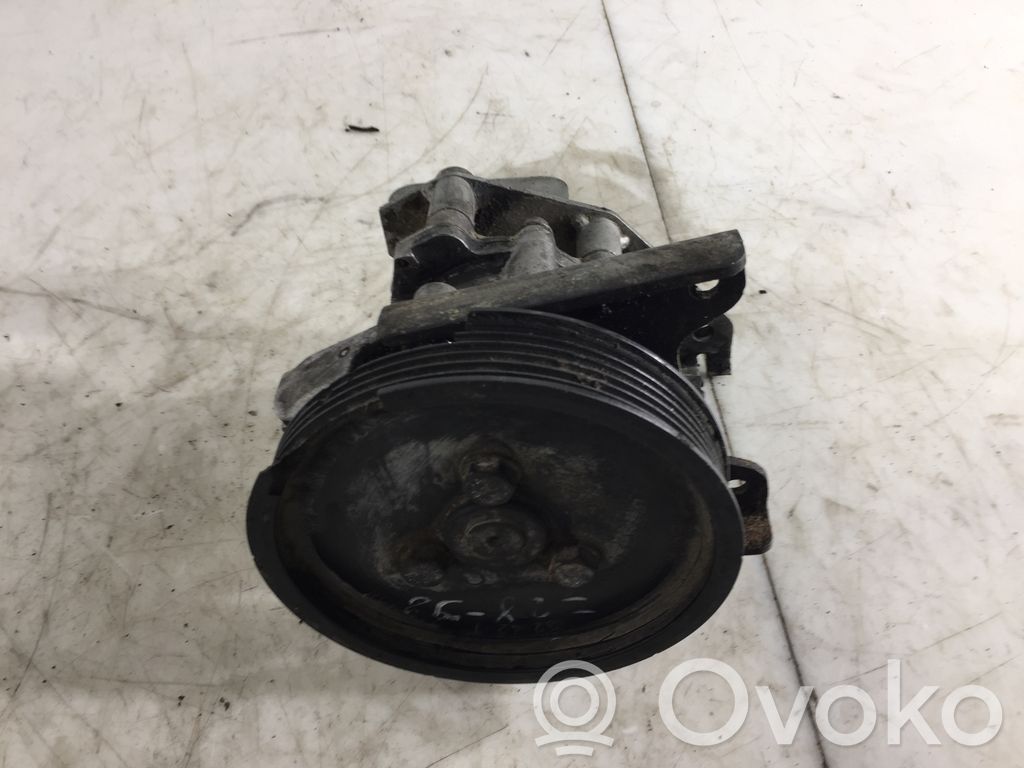 BMW X5 E53 Ohjaustehostimen pumppu 