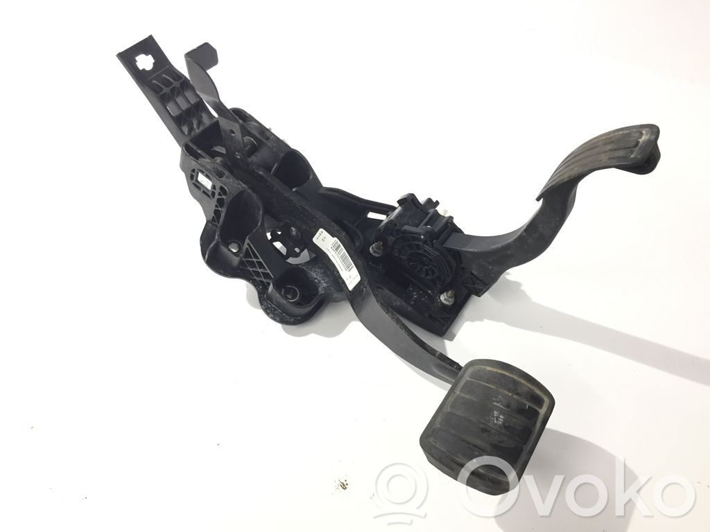 Pedal assembly   P1002510,9814361880,86ET401393485,29054E05D,84PDTD1005596