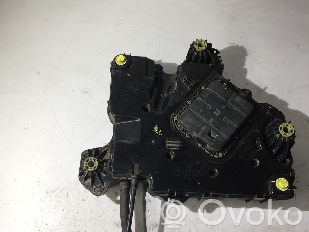Fuel tank   P1001374
