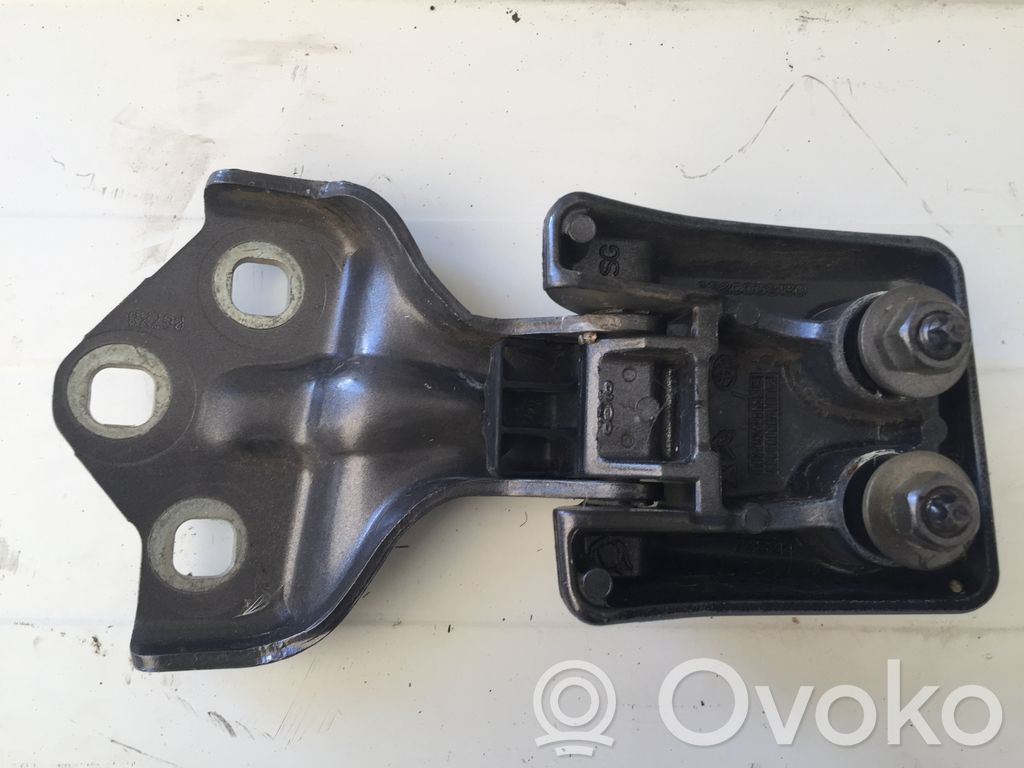 Rear door lower hinge   9820029280