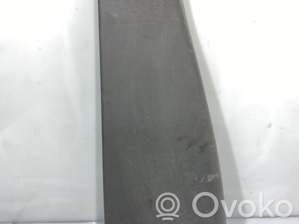 Ford Transit VII Pilar (B) (inferior) 