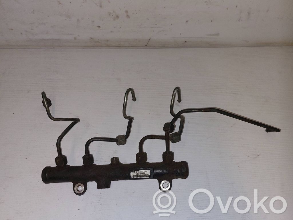 Volvo V50 Fuel main line pipe 