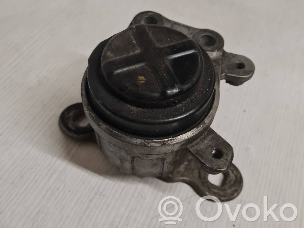 Ford Mondeo Mk III Engine mount bracket 
