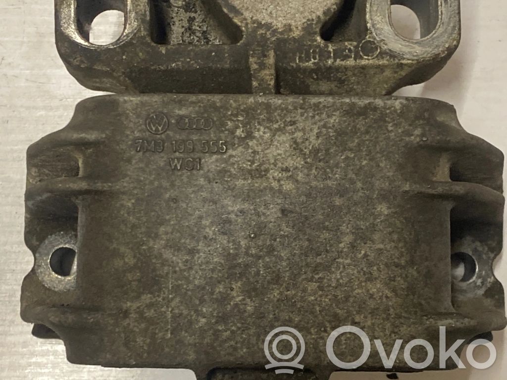 Volkswagen Golf IV Engine mount bracket 