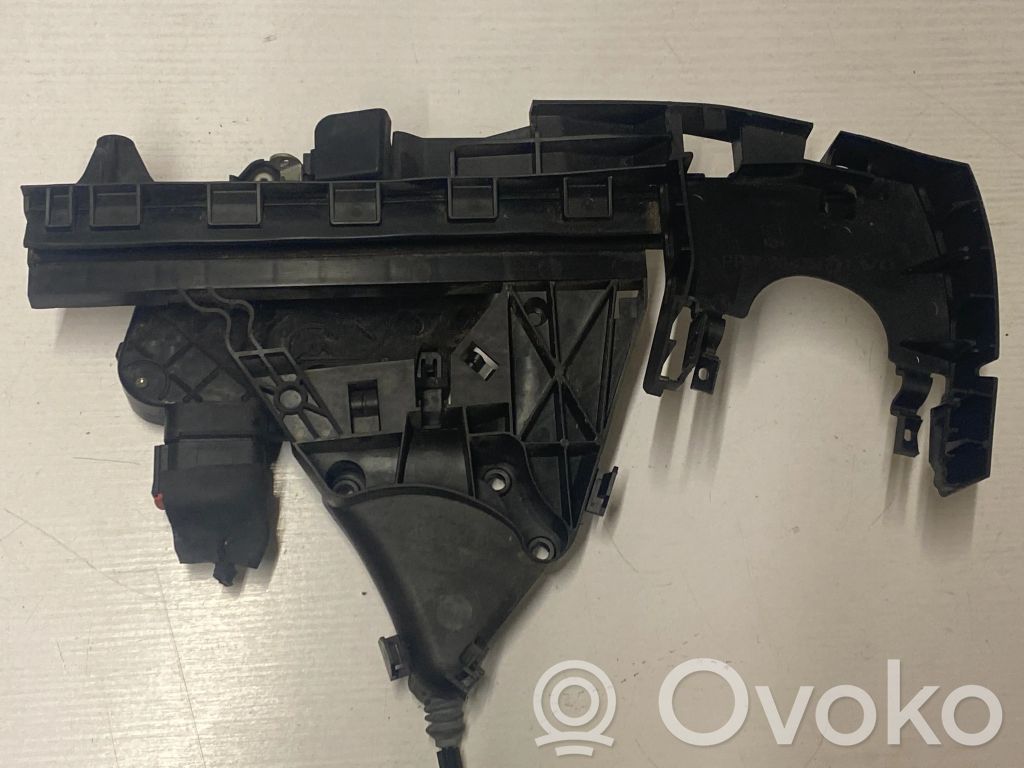 Volvo V50 Priekšpusē slēdzene 