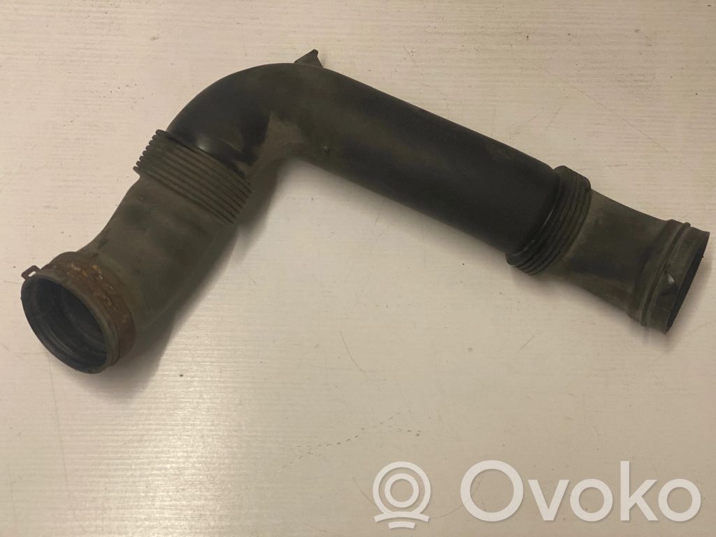 Volkswagen PASSAT B6 Rura / Wąż dolotowy powietrza 