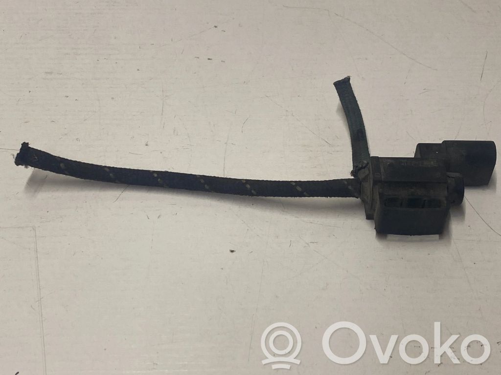 Zawór podciśnienia / Elektrozawór turbiny   037906283C,4417283,93198844,93857961