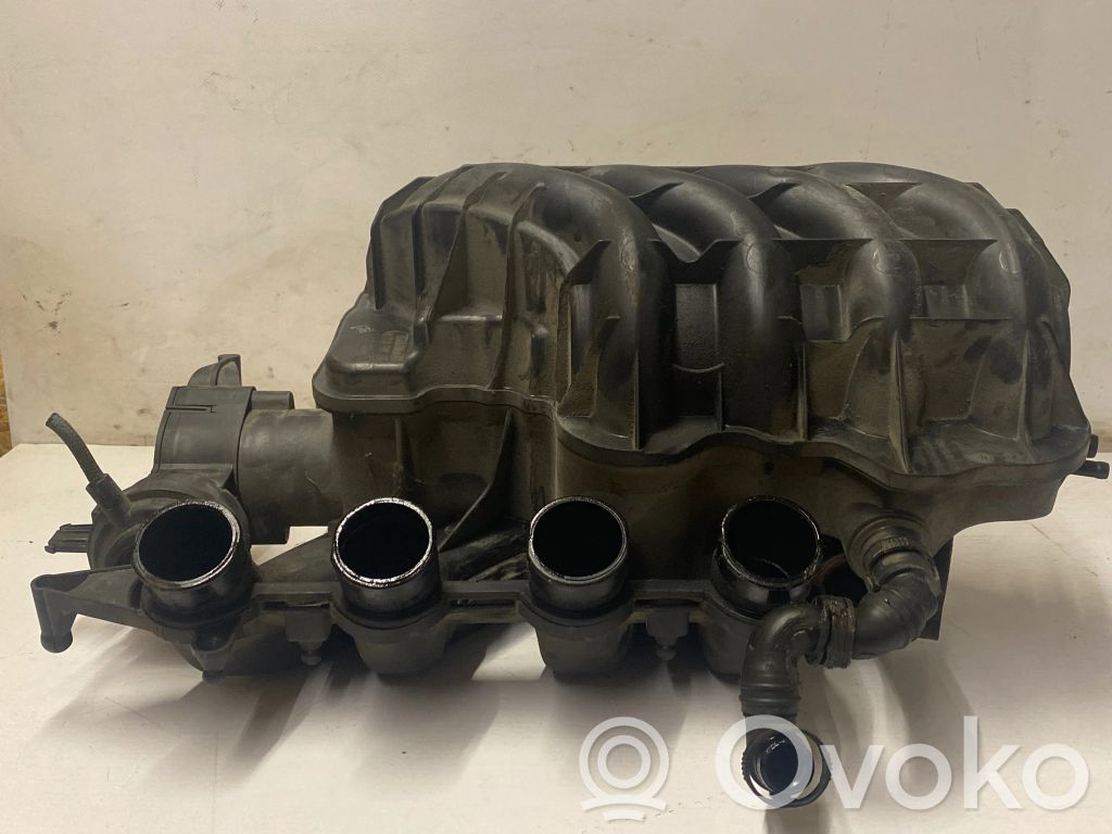 Volkswagen PASSAT B6 Colector de admisión 