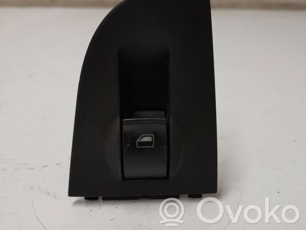 Audi A6 S6 C5 4B Electric window control switch 