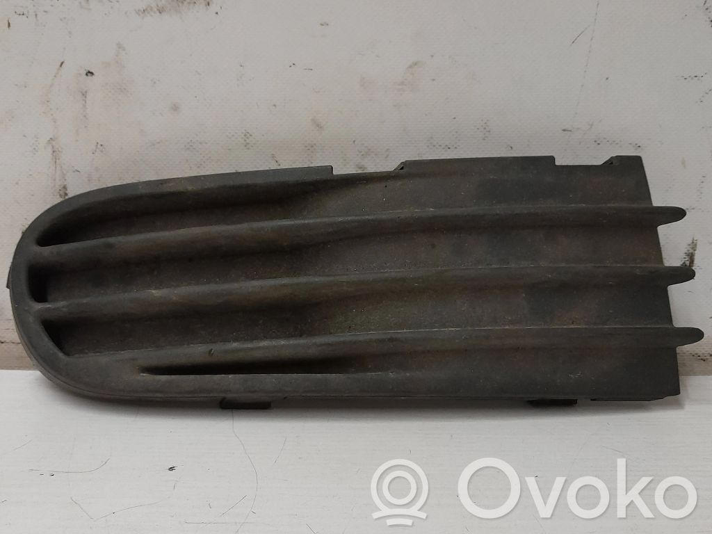 Volvo V50 Front bumper lower grill 