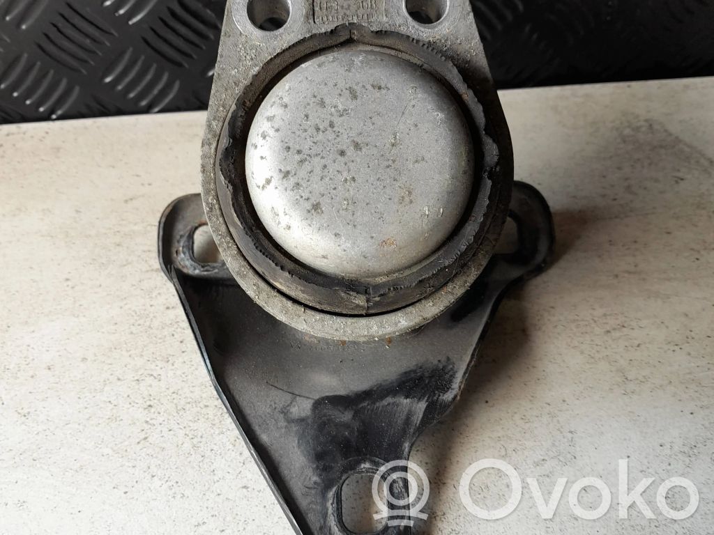 Ford Mondeo Mk III Engine mount bracket 
