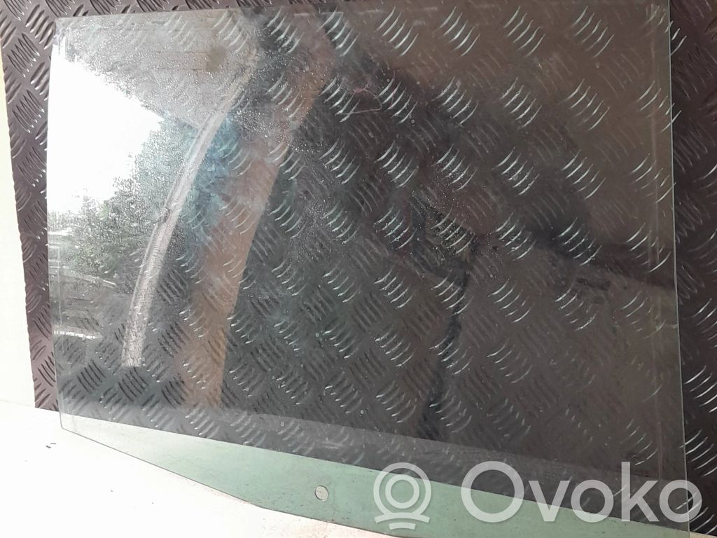 Ford Mondeo Mk III Rear side window 