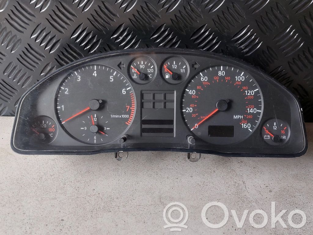 Audi A6 S6 C5 4B Tachimetro (quadro strumenti) 
