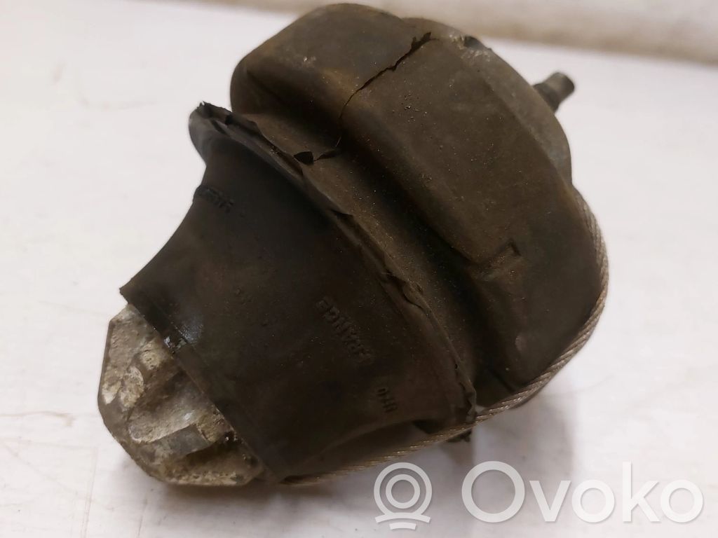 Volvo S60 Engine mount bracket 
