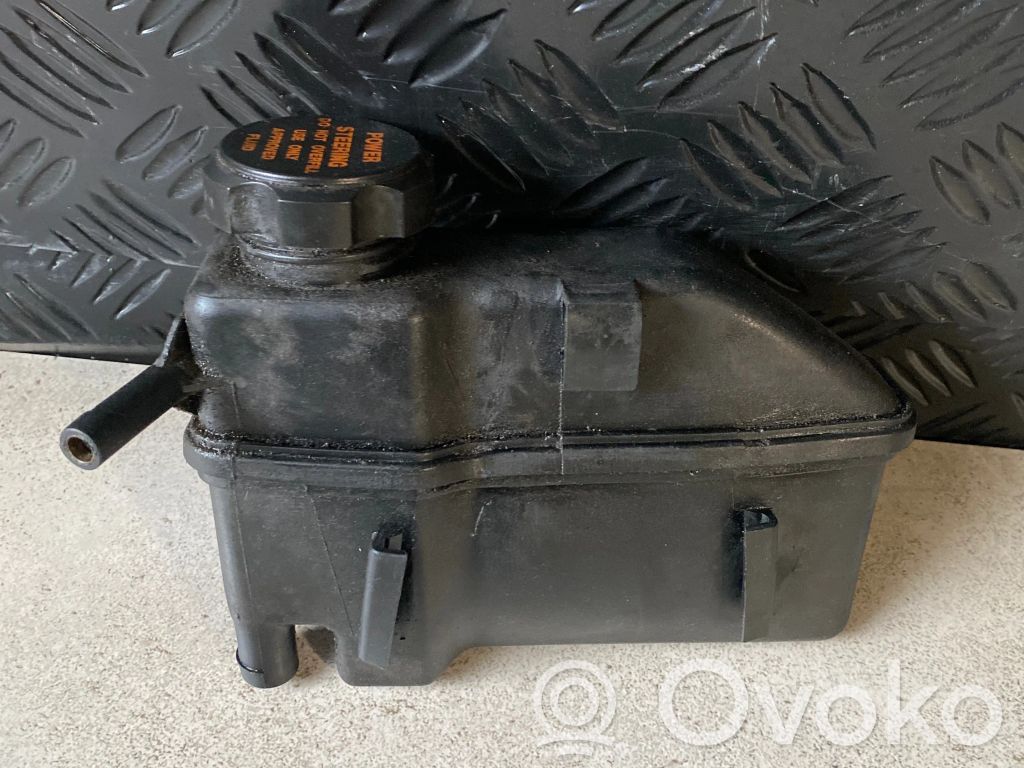 Volvo XC70 Ohjaustehostimen nestesäiliö 